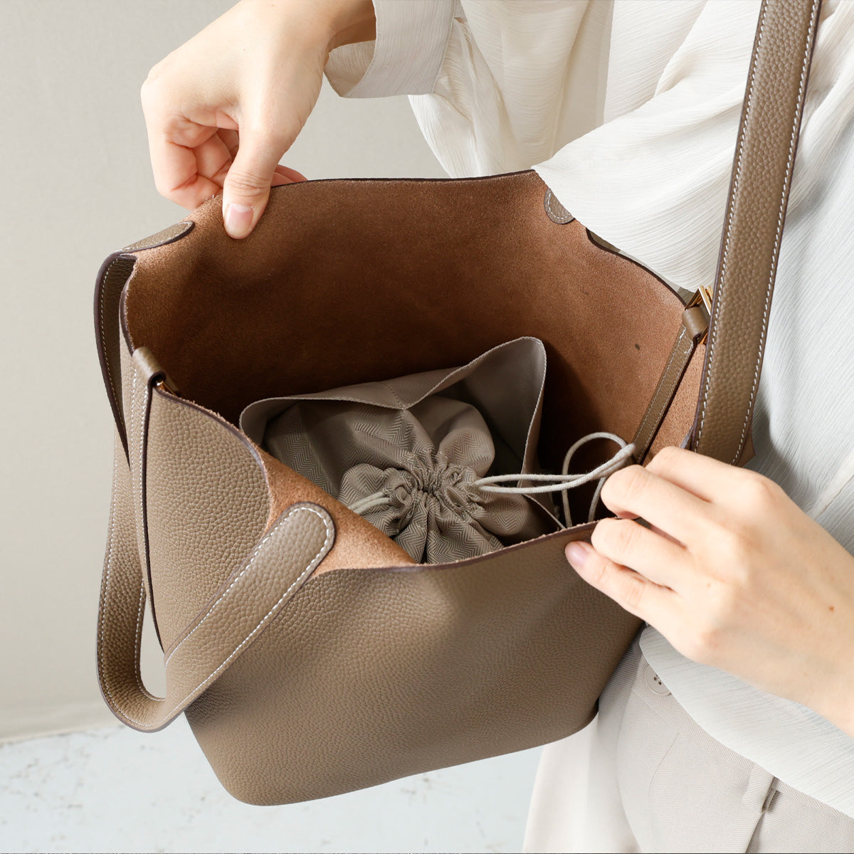 【本革】キーロック バケットバッグ　ab-lb051